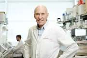  Creator of CAR-T Therapies: “The Genetic Medicine of the Future Will Be Able to Treat Everything from Diabetes to Chronic Infections